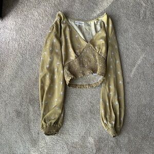 Urban Outfitters Floral Smocked Crop Top – Balloon Sleeves